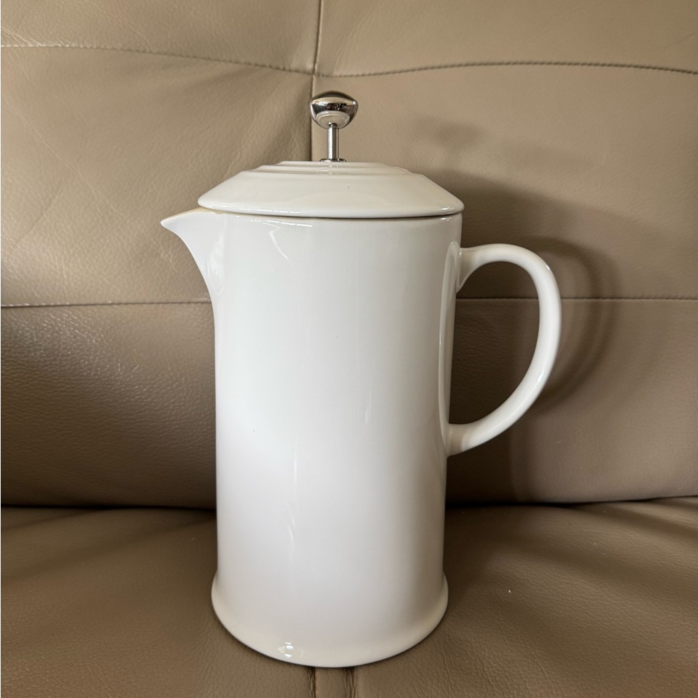 NEW IN BOX Le Creuset French Press Coffee Tea Maker in Cotton White (34 oz)